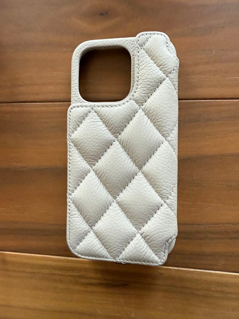 DEMIU iPhone16proケース　ストラップつき