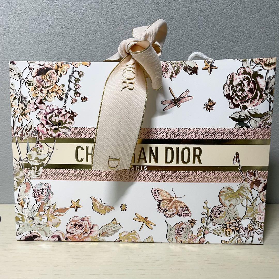 7月までDIOR LEBAUME 限定ハンドクリームホルダー付(展開店舗限定品)