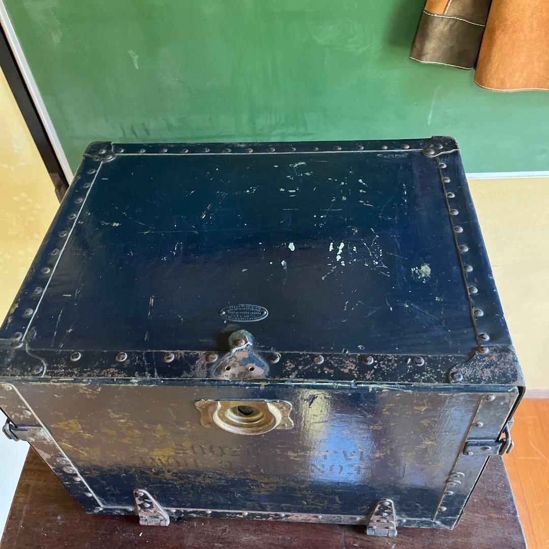ヴィンテージ金属製　軍？ボックス