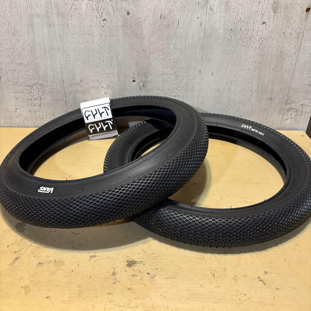 VANS x CULT TIRE BMX タイヤ 16” x 2.3” ブラック
