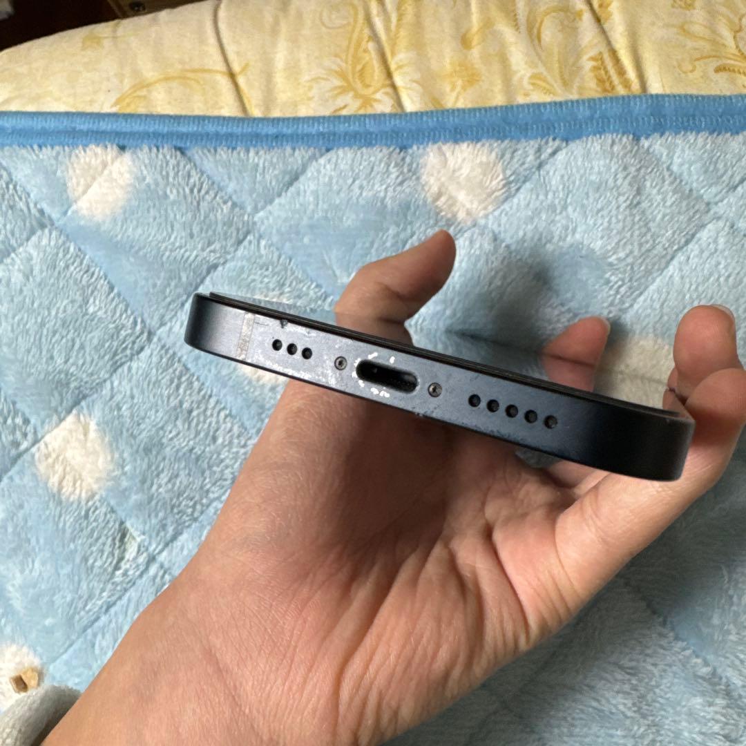 Apple iPhone 13 ミッドナイト　ケース３個付き