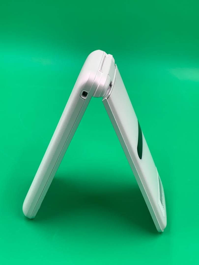 ★極美品 GRATINA KYF42 8GB SIMフリー KDDI KYF42