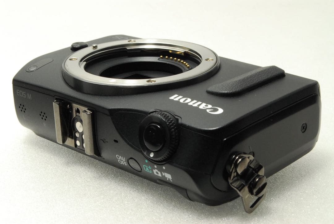 Canon EOS M ❤️レンズキット キヤノン ミラーレス 一眼レフ カメラ