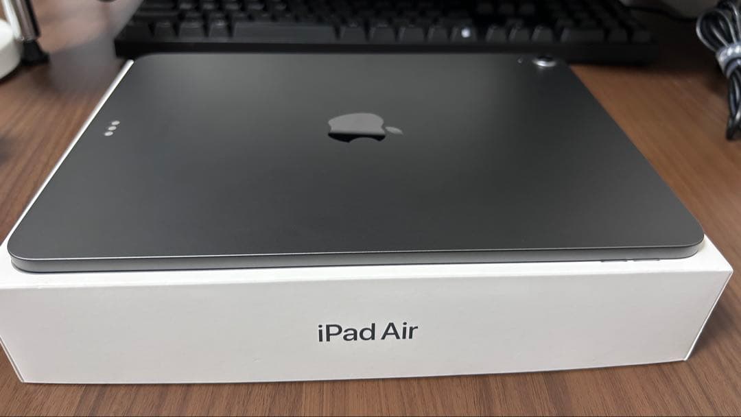 Apple iPad Air(第5世代)64GB【バッテリー最大容量100%】