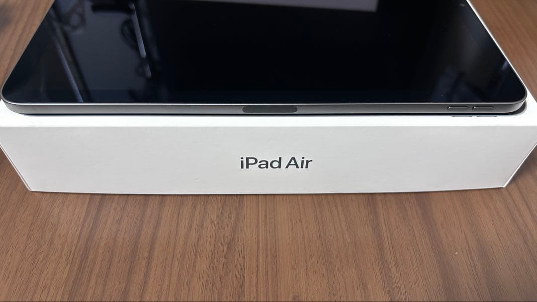 Apple iPad Air(第5世代)64GB【バッテリー最大容量100%】