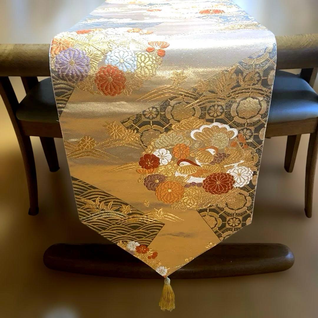 table runner 金彩唐織花丸　帯リメイク　正絹