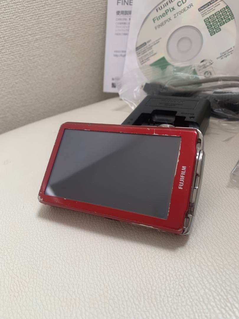 フジフィルム　FUJI Ｚ７００EXR 本体　レッド　コンデジ　箱有　中古動作品