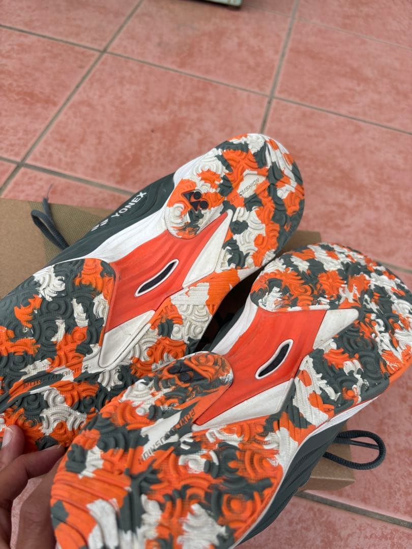 YONEX FUSIONREVテニスシューズ 27センチ　オリーブ