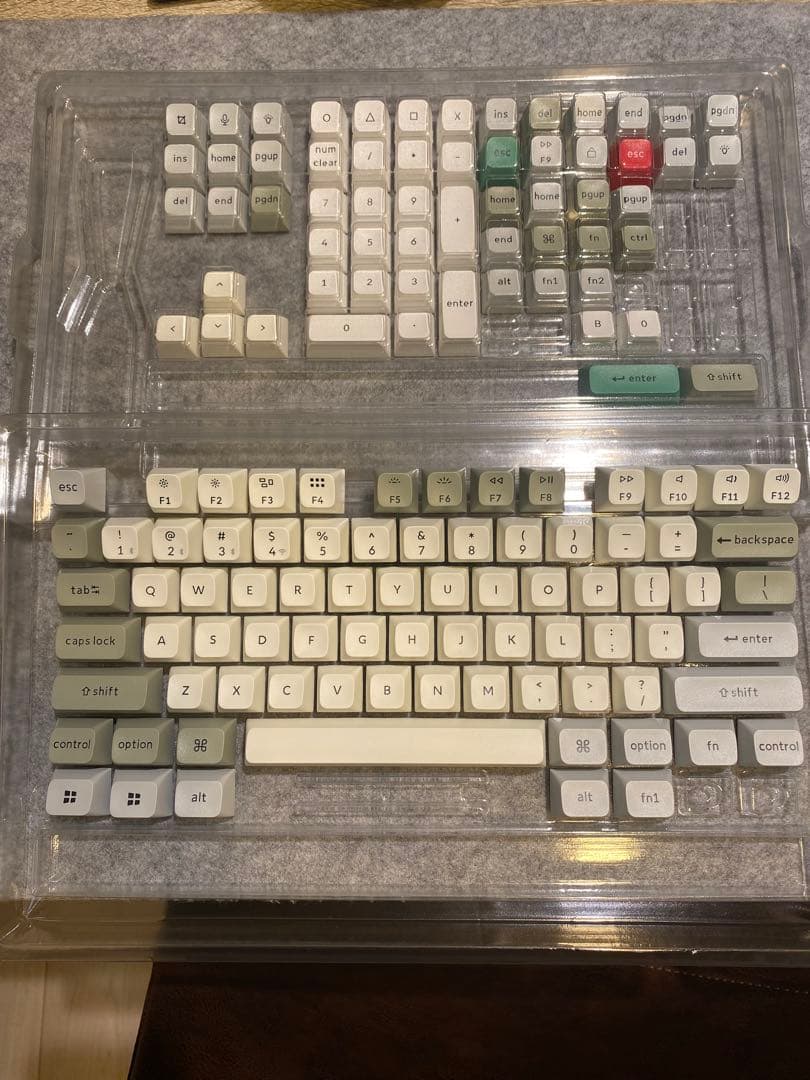 Keychron Q1 Max (US配列・バナナ軸)メカニカルキーボード
