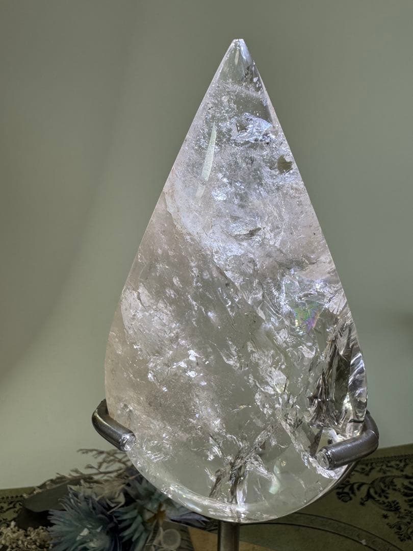 スタンド付き　ピンクアゼツライト(流通名) ピンククリアクォーツ　ファイヤー