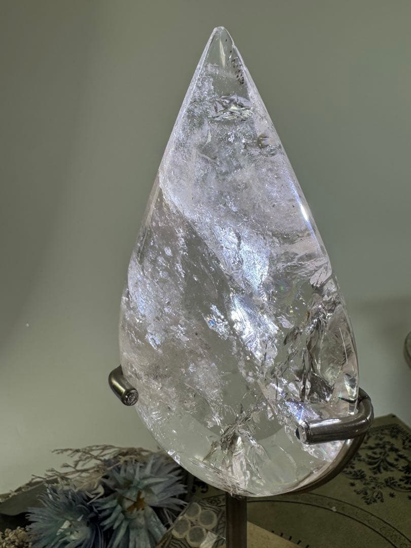 スタンド付き　ピンクアゼツライト(流通名) ピンククリアクォーツ　ファイヤー