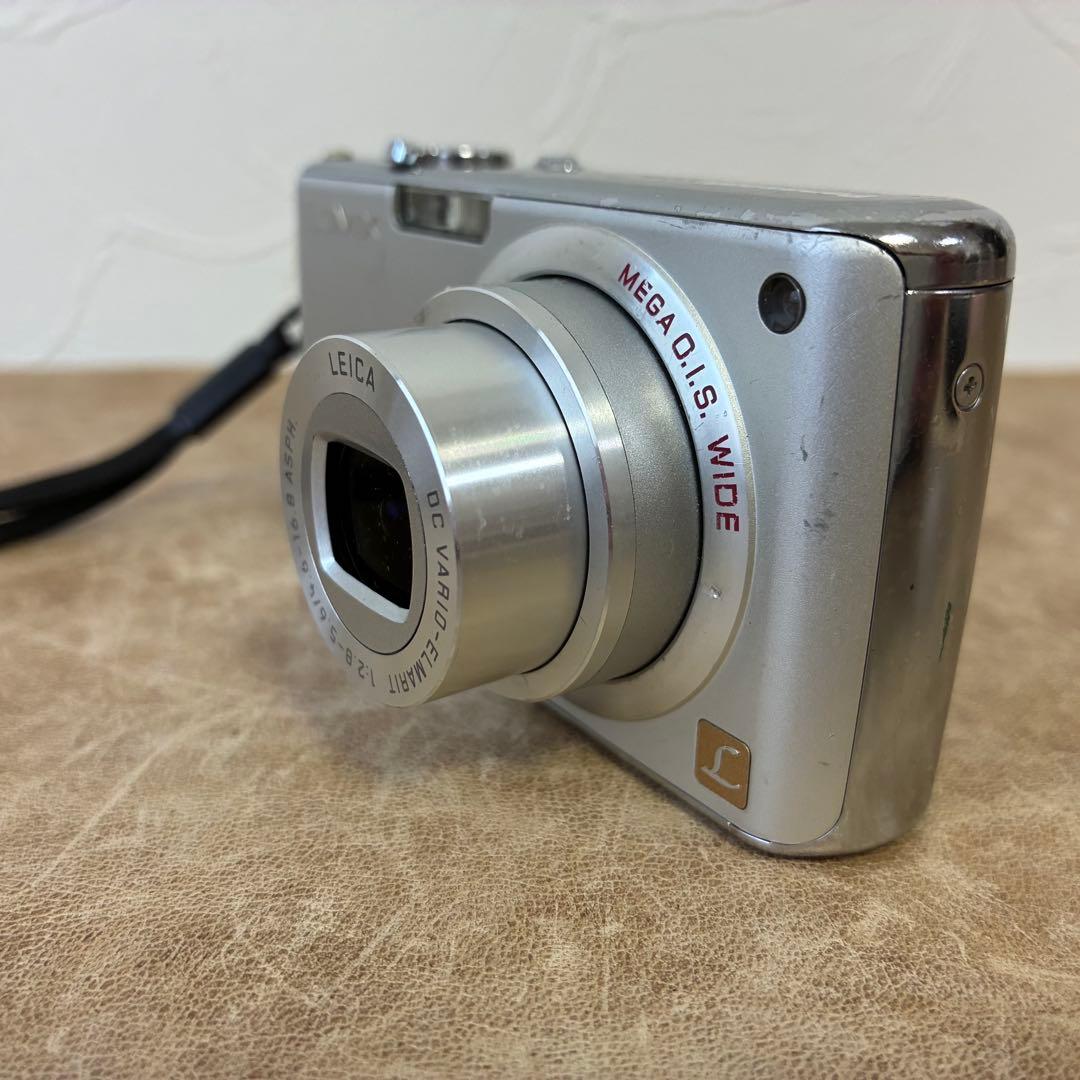 デジタルカメラ　パナソニック　LUMIX DMC-FX01　充電器付　中古品