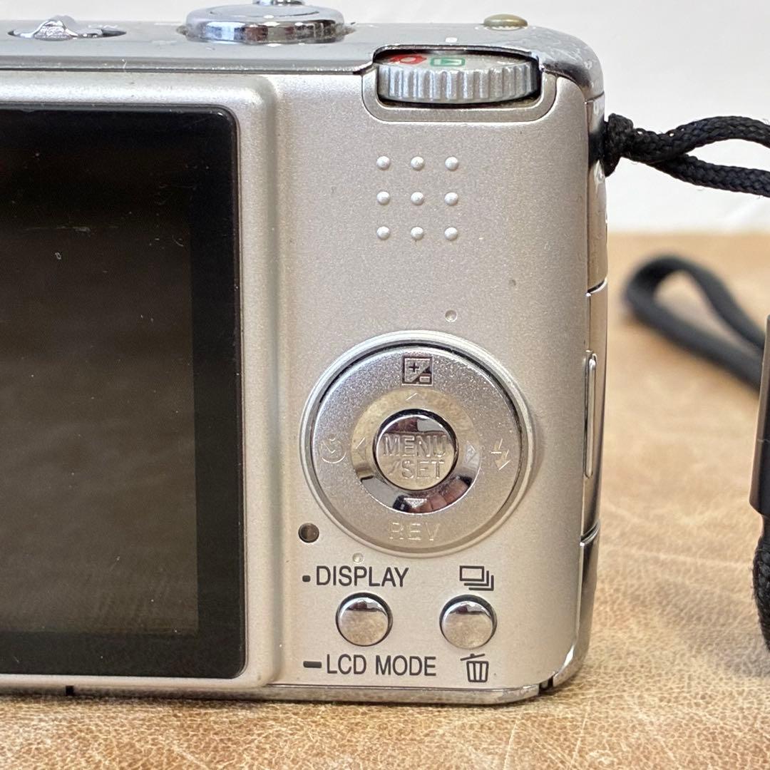 デジタルカメラ　パナソニック　LUMIX DMC-FX01　充電器付　中古品