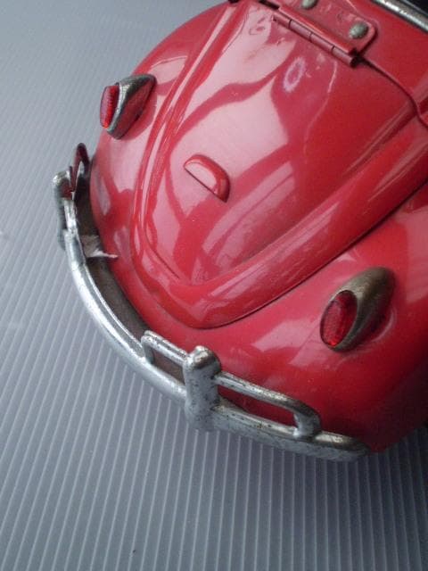 古いブリキのオルゴール ワーゲンビートル。レトロモダン。昭和。ビンテージ。