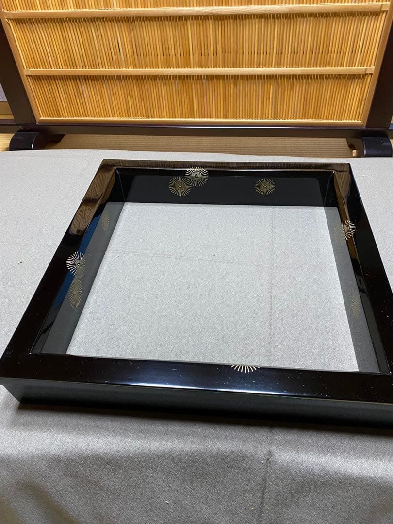 茶道具/炉縁 紋唐松蒔絵　漆塗