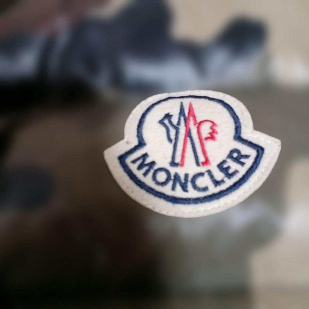 MONCLER 迷彩 ダウンベストサイズ3 (国内正規品)