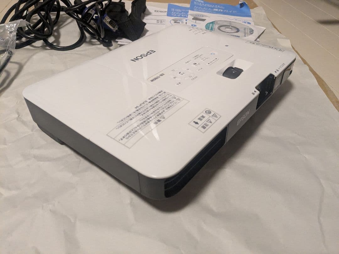 EPSON EB-1785W プロジェクター 本体