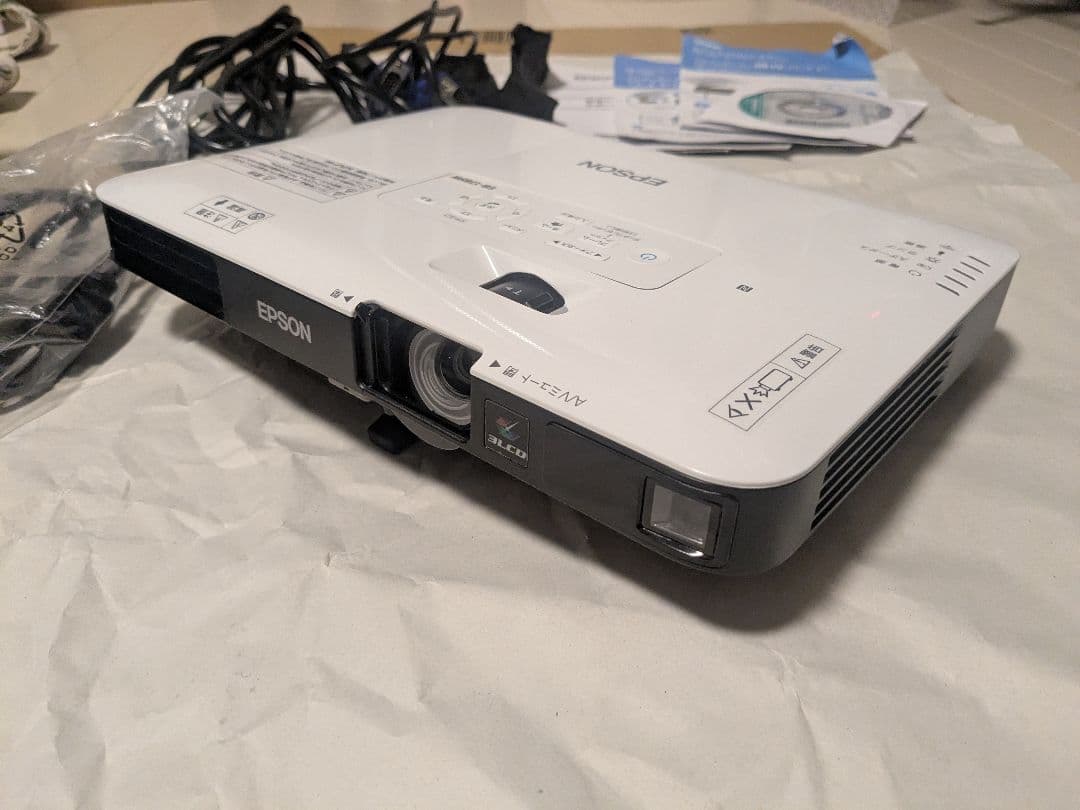 EPSON EB-1785W プロジェクター 本体