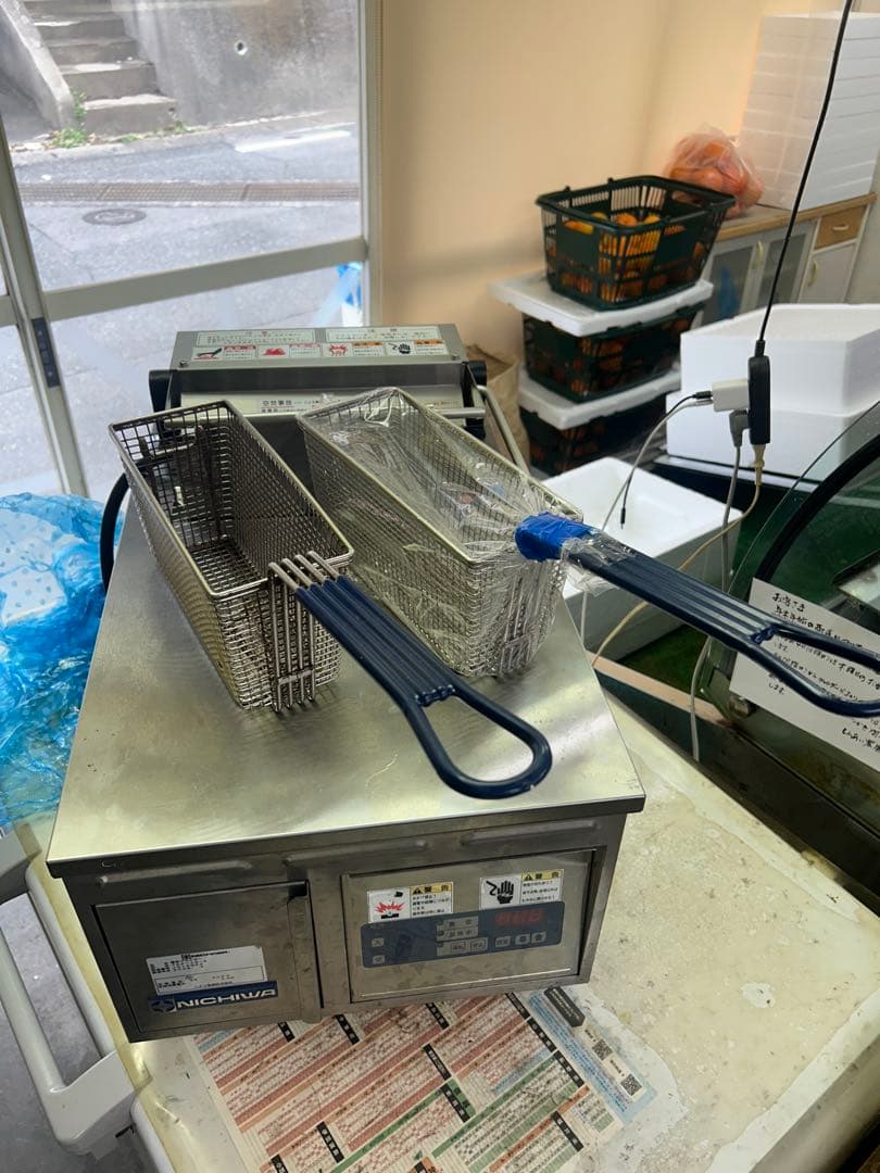 【値下げしました】NICHIWA 電気フライヤー 200V 4KW