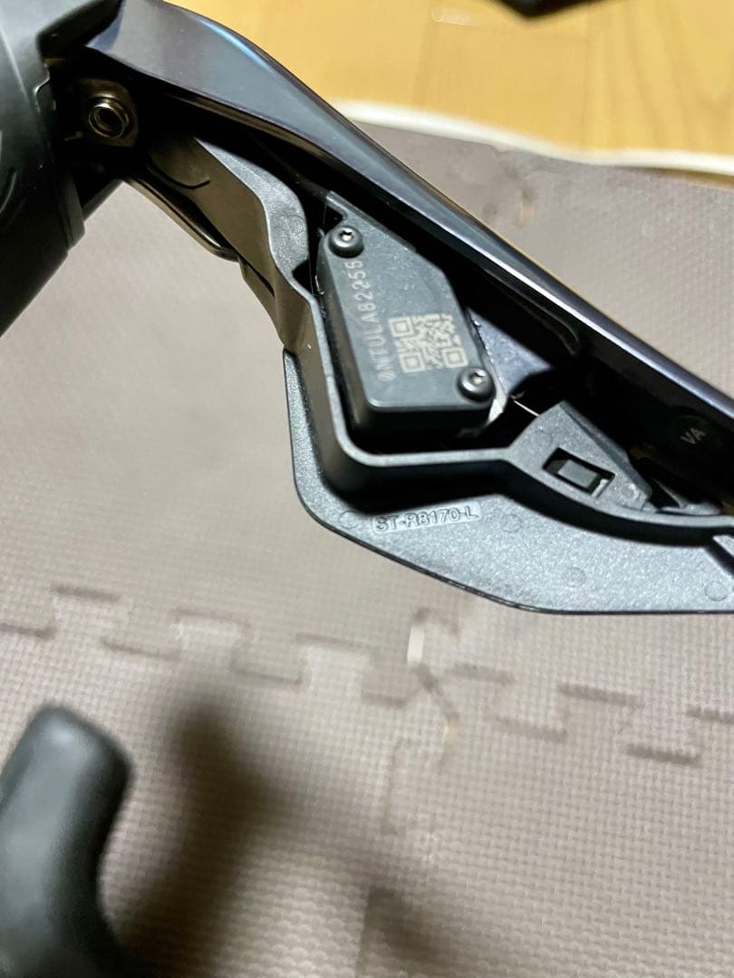 ULTEGRA Di2 ST-R8170 デュアルコントロールレバー　左右