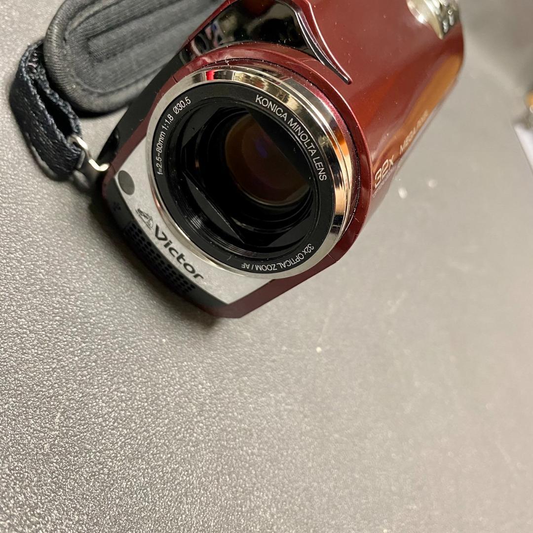 1216j　動作未確認　デジタルビデオカメラ Victor GZ-MG330-R