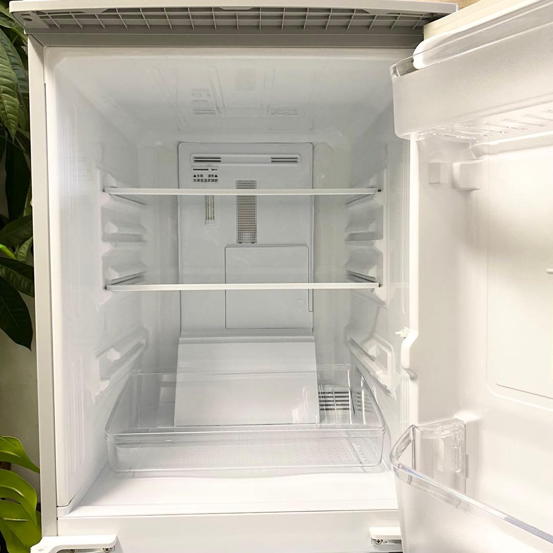 どんな物件でも使いやすいどっちも付け替えドア！冷凍冷蔵庫137L