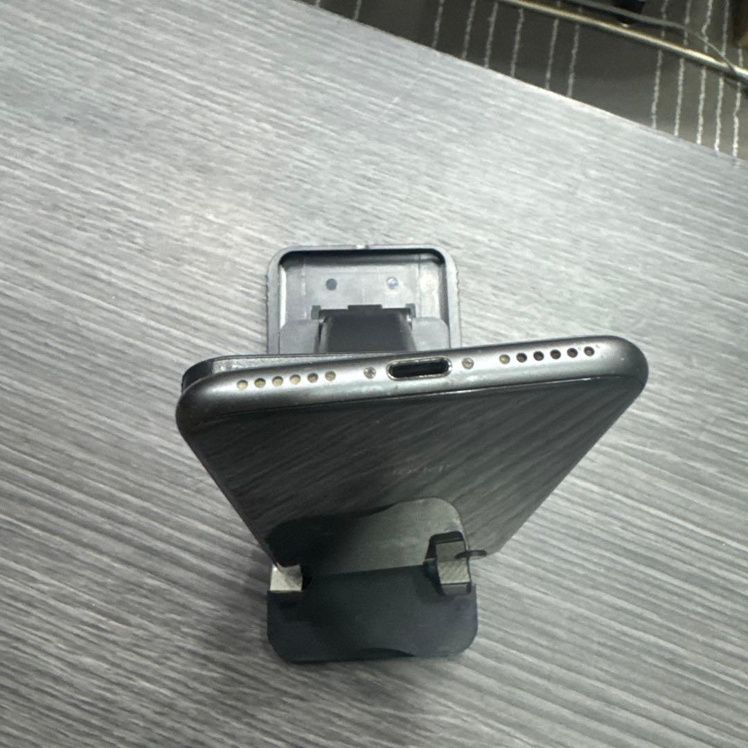 Apple iPhone 8 スペースグレー 本体64GB SIMフリー 222