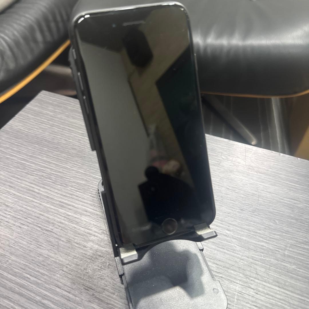 Apple iPhone 8 スペースグレー 本体64GB SIMフリー 222