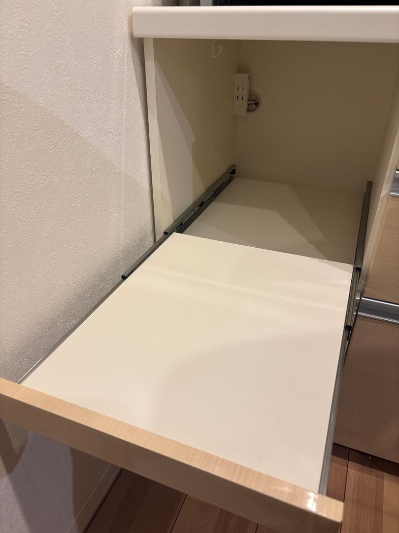 サム　Pamouna　パモウナ　食器棚 キッチンボード