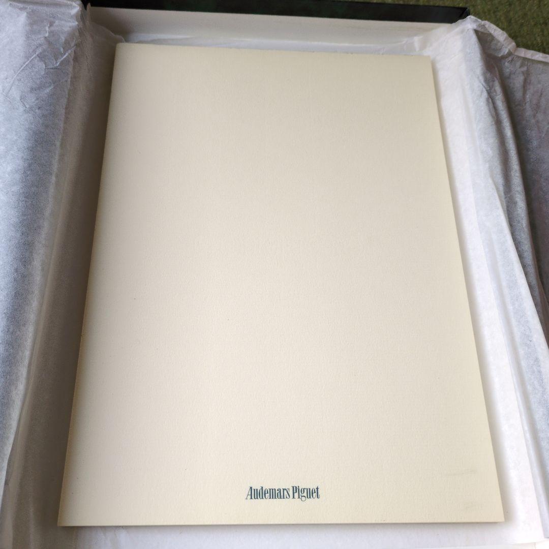 Audemars Piguet ダークグリーン のカバー付きノートセット　非売品