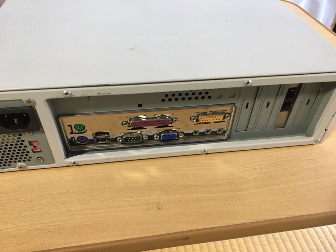 昔のレトロなディスクトップパソコン。ハンドメイド、ブラウン管、古い、送料無料。