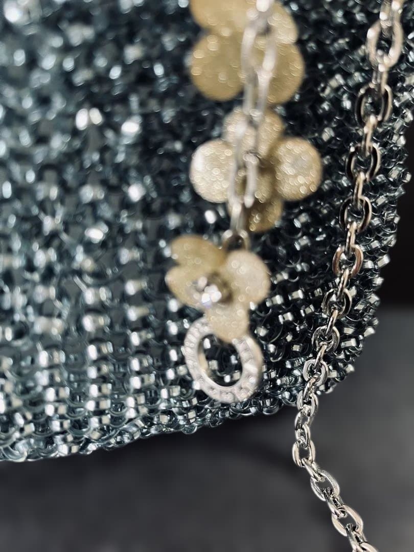 可愛いアクセ付き薄ブルーのアンテプリマ2wayショルダーバッグ