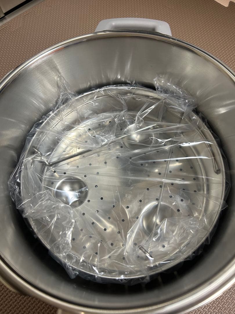 未使用タッパーウェア　レインボークッカー4.5L すのこ付