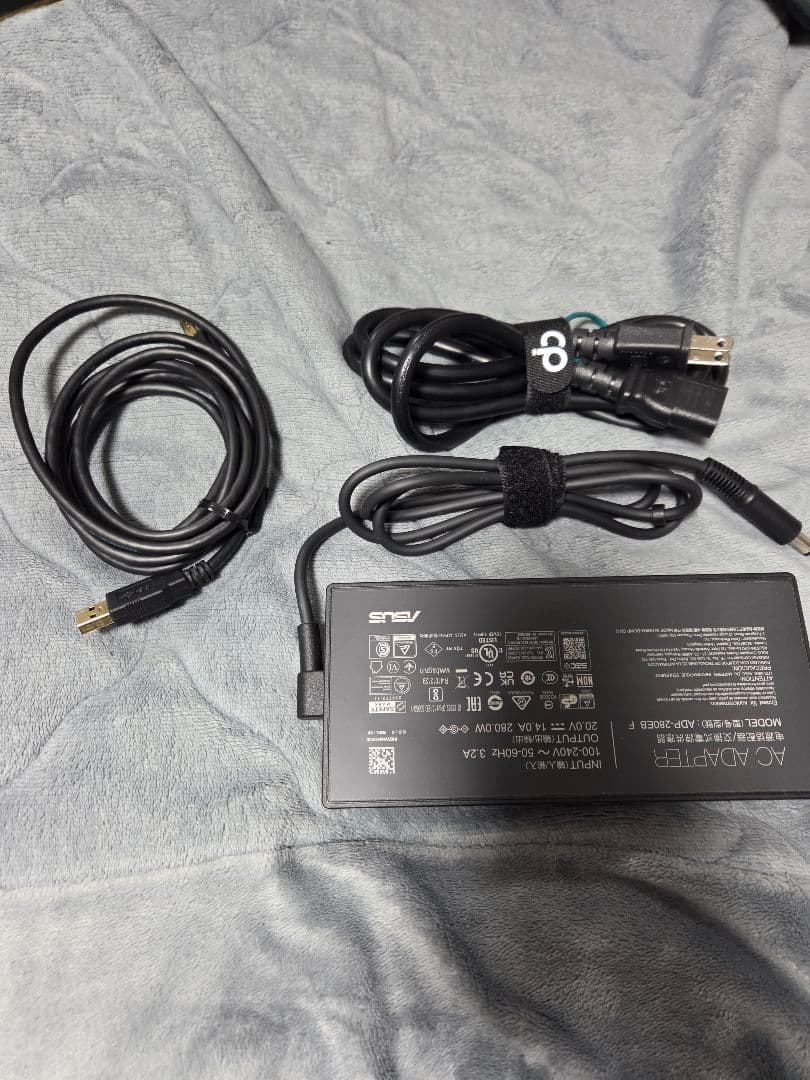 asus　ROG Swift OLED PG32UCDM　4k 240hz