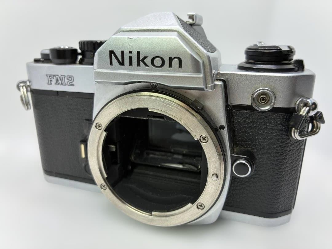 Nikon New FM2 silver 前期ハニカムシャッター幕+ズームレンズ