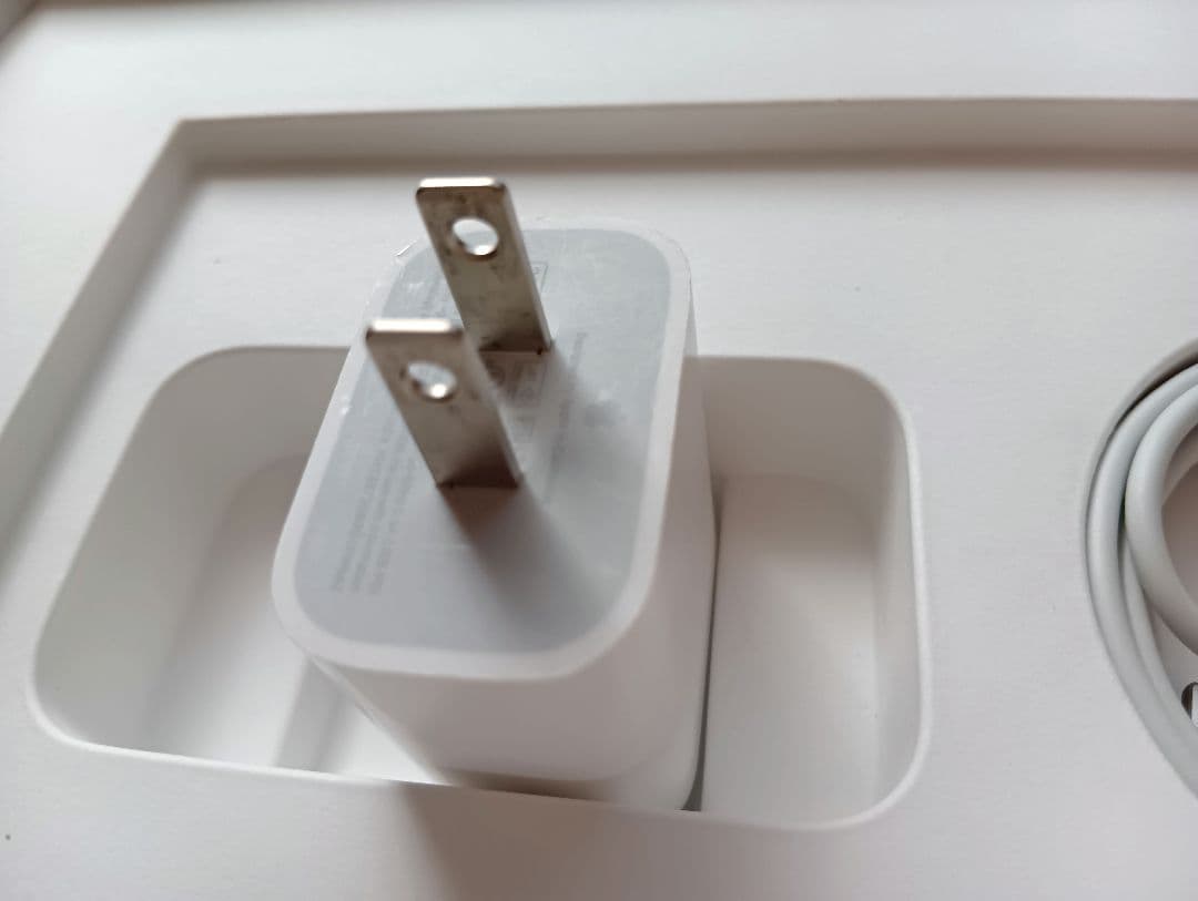 Apple iPad 第8世代 Wi-Fi 32GB シルバー タブレット