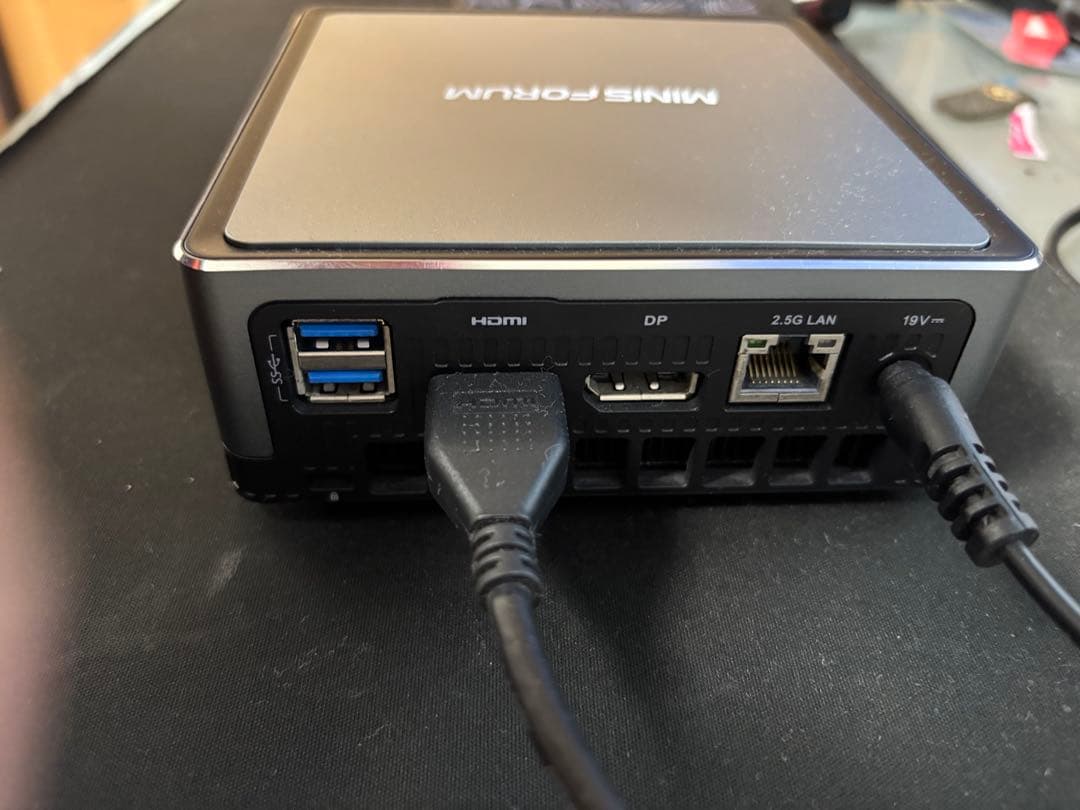 MINISFORUM UM700 ミニPC