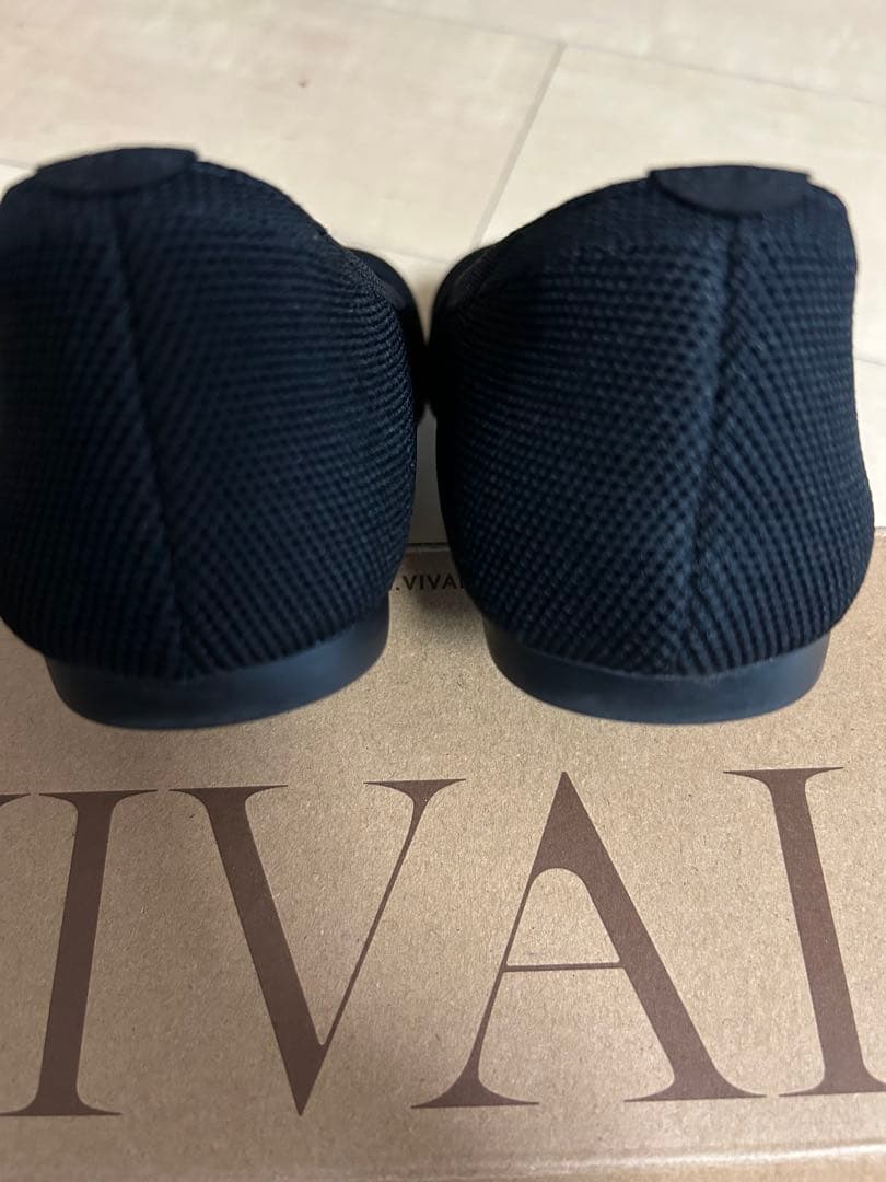 VIVAIA　ヴィヴァイア　ブラック37　リボンフラットシューズ