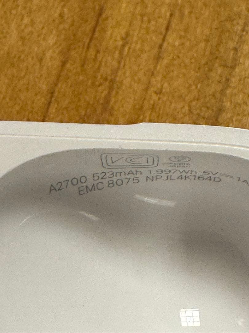 Apple AirPods Pro2 イヤホン（Lightningケーブル）