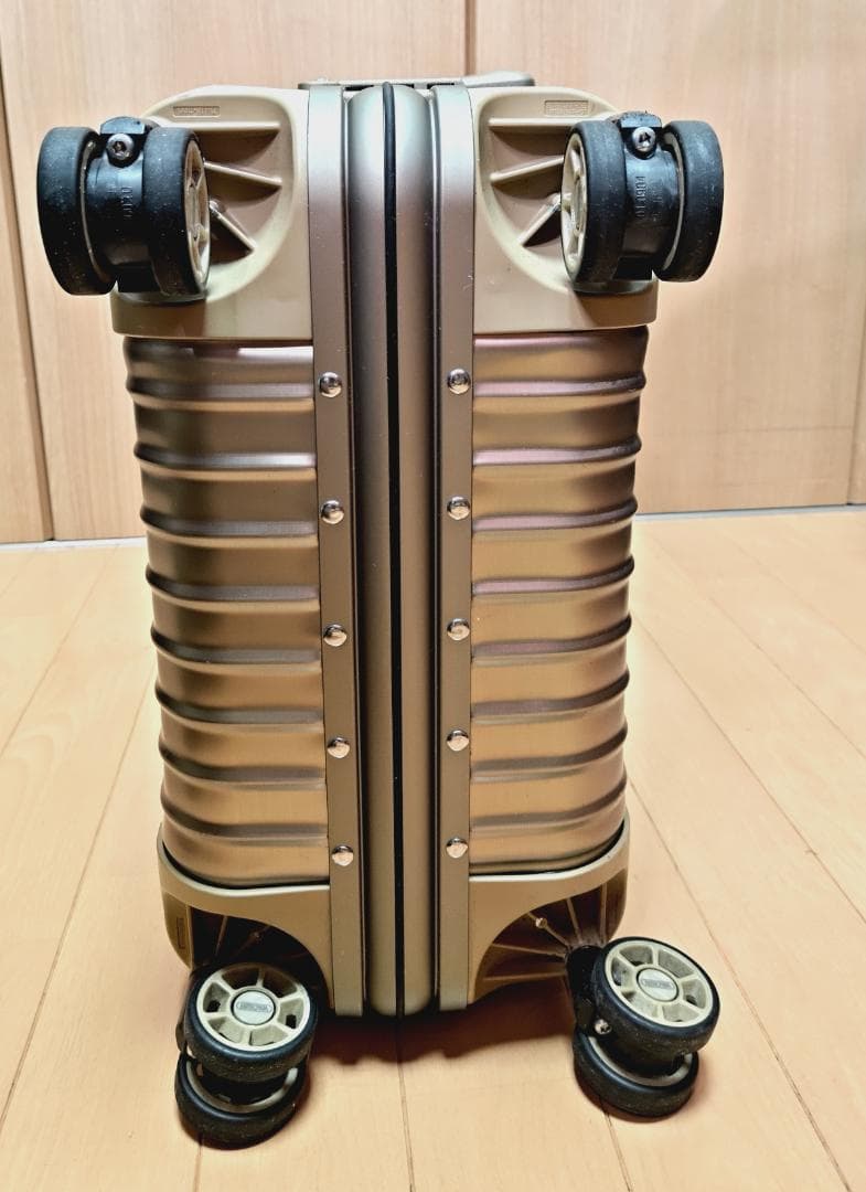 RIMOWA TOPAS TITANIUM 32L 90152 チタニウム 4輪