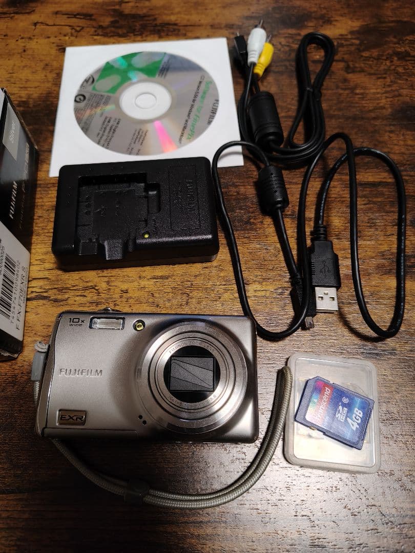 デジタルカメラ FINEPIX F70EXR