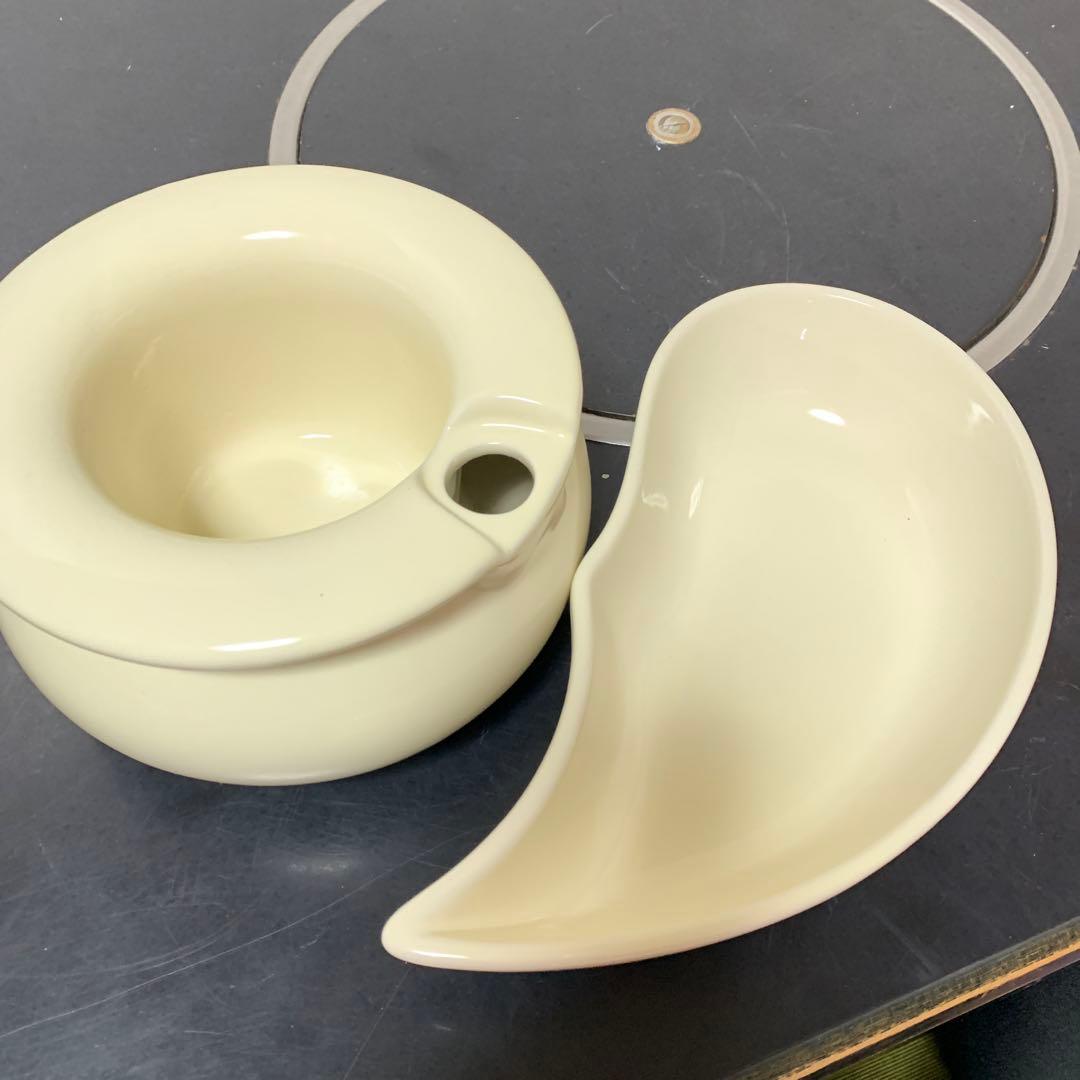 【中古】葉型皿5枚と蓋付き容器セット　18-419