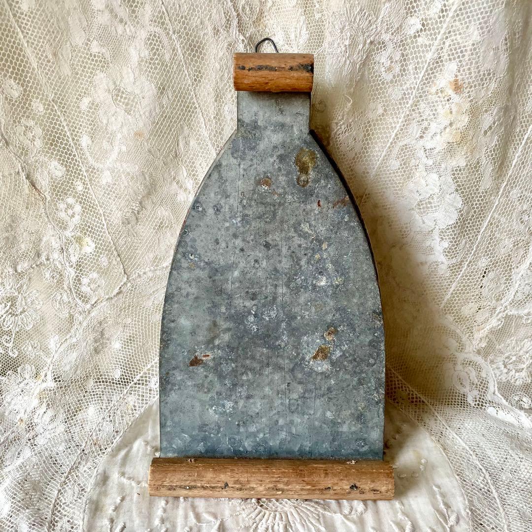 木と金属のアイロン台　北欧ヴィンテージ　アンティーク　フォトスタンド　フレーム