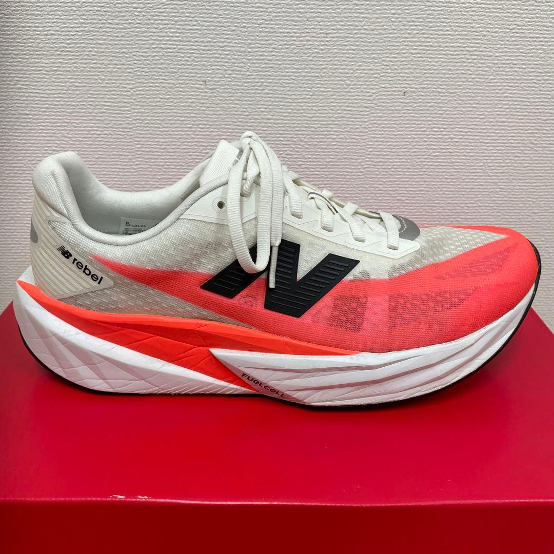 美品　ニューバランス　FuelCell Rebel V5 26センチ