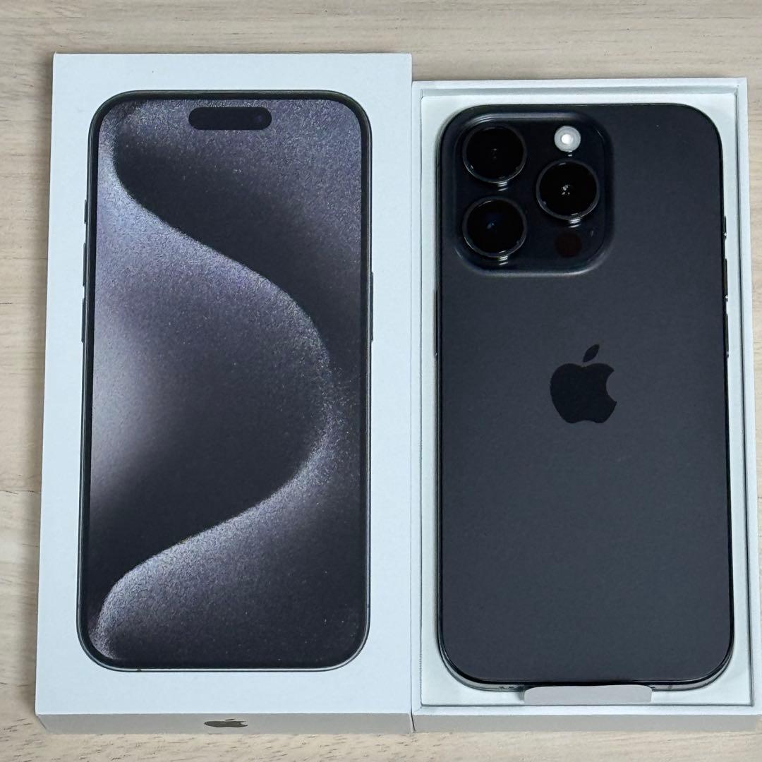 iPhone 15 Pro 256GB ブラックチタニウム 新品同様品