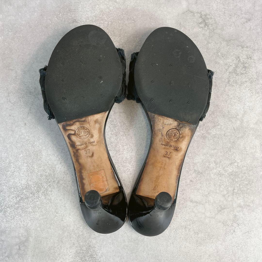 靴 Vintage Chanel Black Ruffle Heels 37