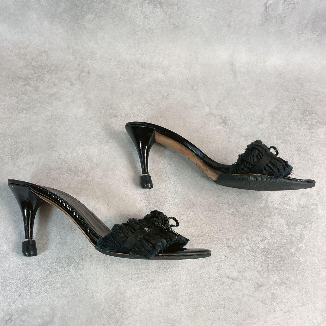 靴 Vintage Chanel Black Ruffle Heels 37