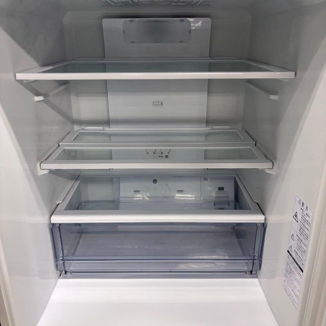 590 関東配送　冷蔵庫　大型　小型　一人暮らし　200L〜300L 極美品