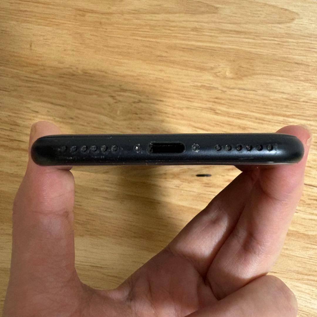 バッテリー82% iPhoneSE第2世代 64GB レッド 本体のみ