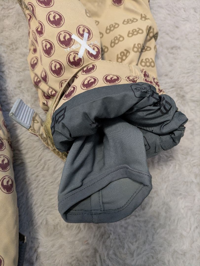 限定値下げ　686×DRAGON 限定 TIMES LINE スノーボードウェア